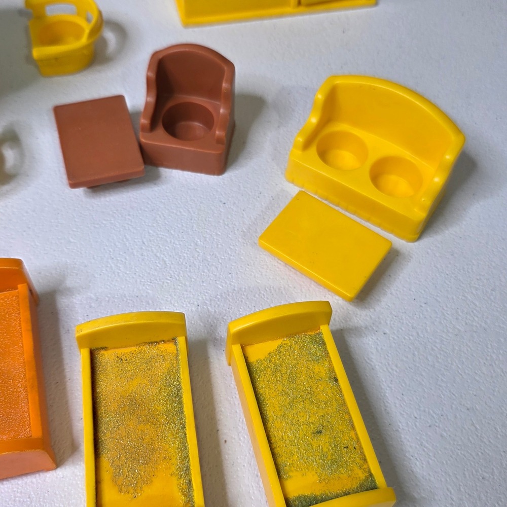 Vintage Fisher Price Little People House Furniture Staircase Beds Table Sofa - Picture 5 of 6